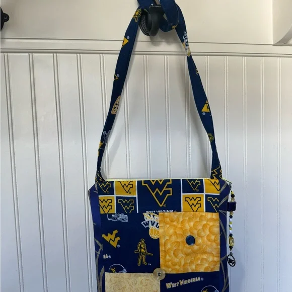 West Virginia WVU Handmade Purse - Picture 3 of 4